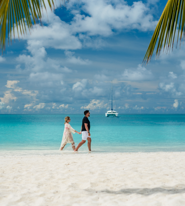 Beautiful Red Sea beach in Hurghada with turquoise water and yacht.